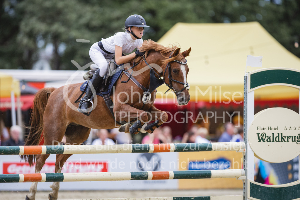230824_Delbrueck_PonyTrophy-341 | Deine schönsten Turniermomente als professionelle Fotos! Entdecke hochwertige Pferdesport-Fotografie im Online-Shop. Jetzt Fotos finden & bestellen!