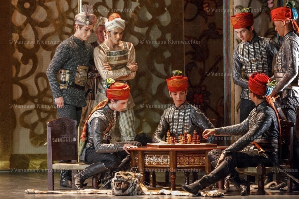  Ballett "La Bayadère" (Fotoprobe) in der Staatsoper unter den Linden | Berlin, 02.11.2018: Fotoprobe des Balletts "La Bayadere" in der Staatsoper Unter Den Linden.  - Realisiert mit Pictrs.com