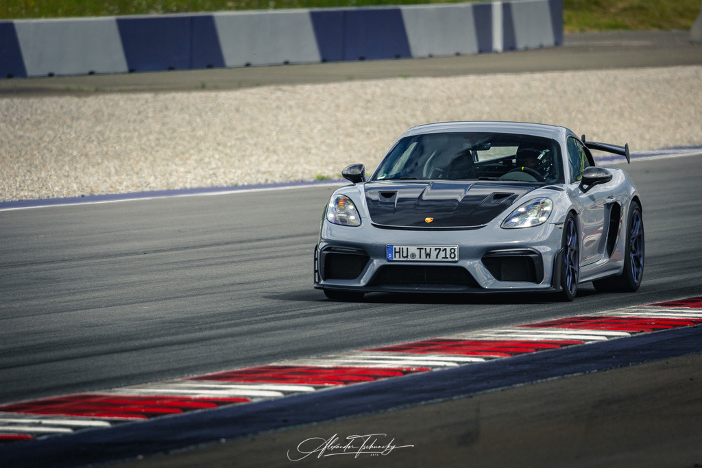 R6PZ2147 _Alexander Tschuncky | Entdecken Sie die faszinierende Welt von Alexander Tschuncky Arts: Kreative Fotografie, atemberaubende Automobilkunst und hochwertiger Bilderdruck. Lassen Sie sich inspirieren! - Realisiert mit Pictrs.com