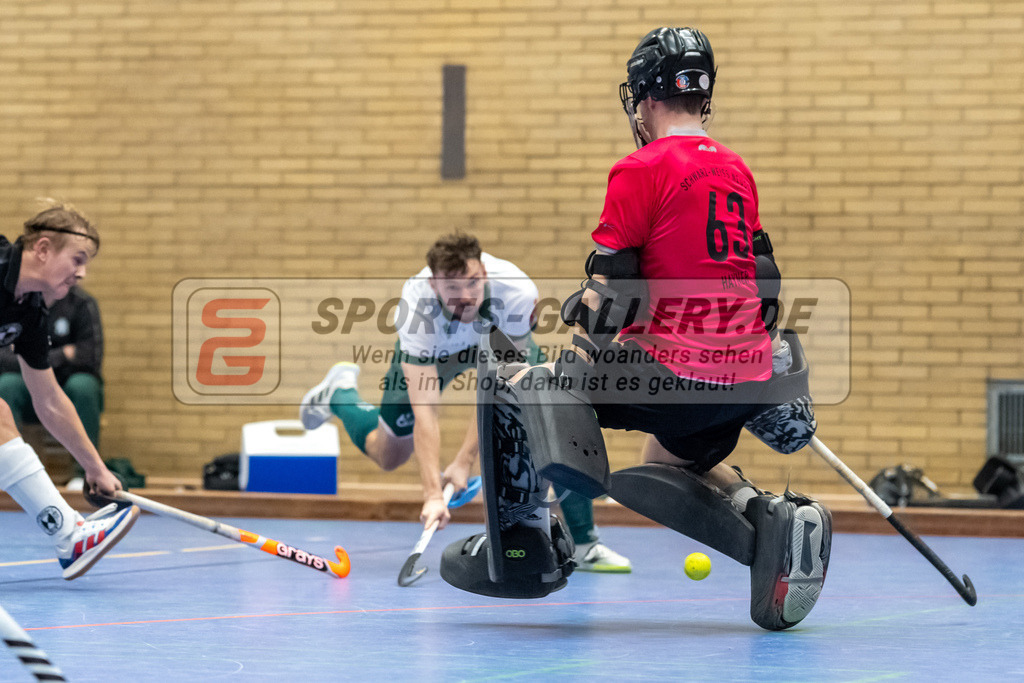 SFE_20231217_0040 | Neuss, Deutschland, 17.12.2023: Konstantin Hayner (SW Neuss) in Aktion waehrend des Spiels der Halle 1. Bundesliga Herren zwischen SW Neuss vs Uhlenhorst Mülheim im Stadionhalle (SW Neuss) am 17.12.2023 in Neuss, Deutschland. (Foto von Stephan Fehrmann)

Neuss, Germany, 17.12.2023: Konstantin Hayner (SW Neuss) in action during the game of Halle 1. Bundesliga Herren between SW Neuss vs Uhlenhorst Mülheim in Stadionhalle (SW Neuss) at 17.12.2023 in Neuss, Deutschland. (Foto von Stephan Fehrmann)