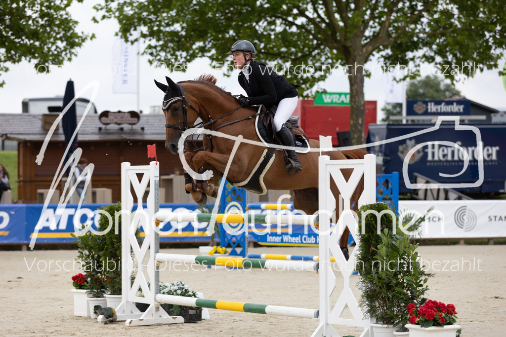 BHO-2PhSpr-M-005 | MomenTaufnahmen Pferdesportfotos