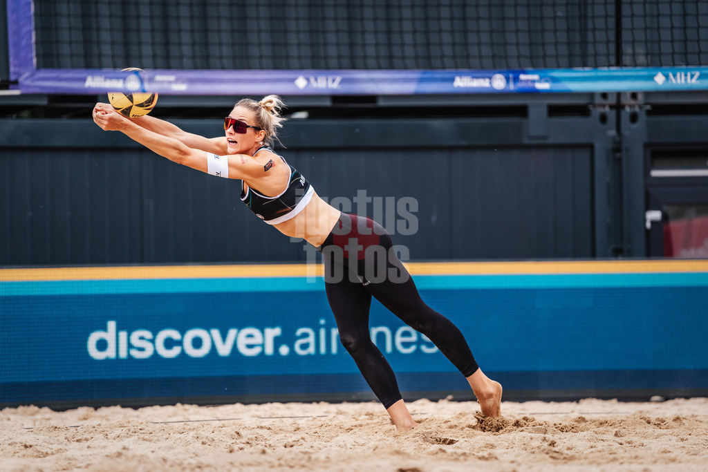 Beachvolleyball | Frauen | Allianz German Beach Tour 2025 | Tourstop Hamburg | 30.05.2025 | Louisa Lippmann springt zum Ball