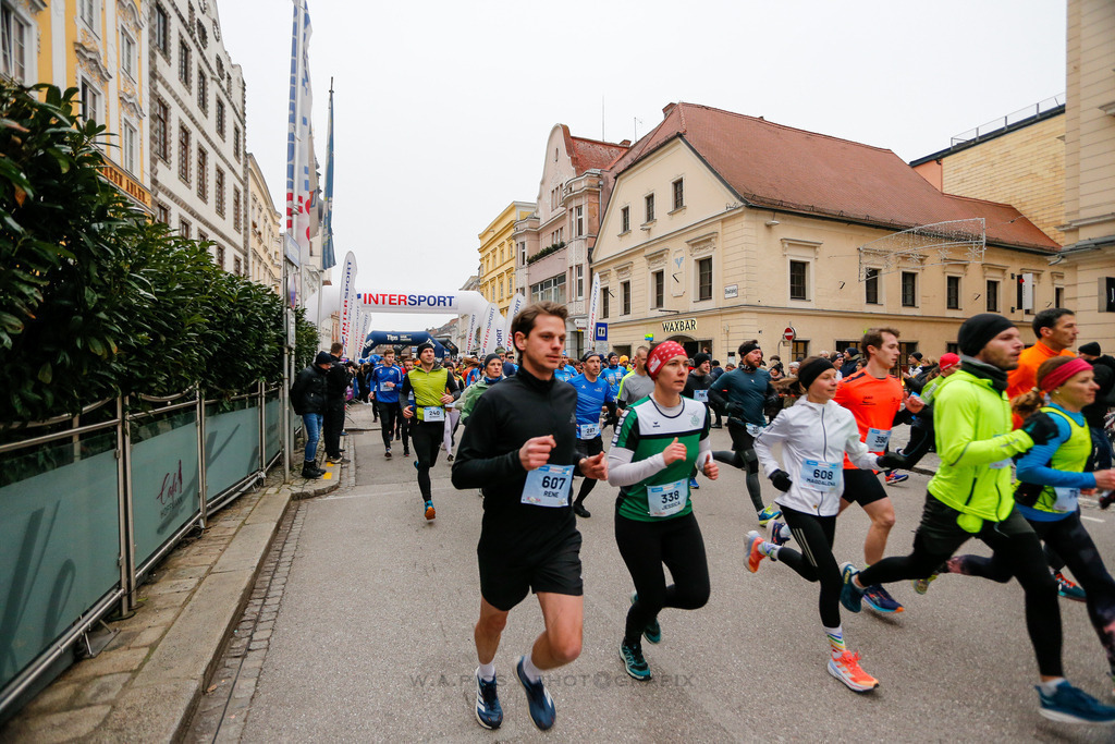 AW_20231231awmac-43 | WELS, 31.12.2023, Sparkasse Silvesterlauf Wels 2023 , Image shows: Photo: WAPICS / Andreas Willdoner
