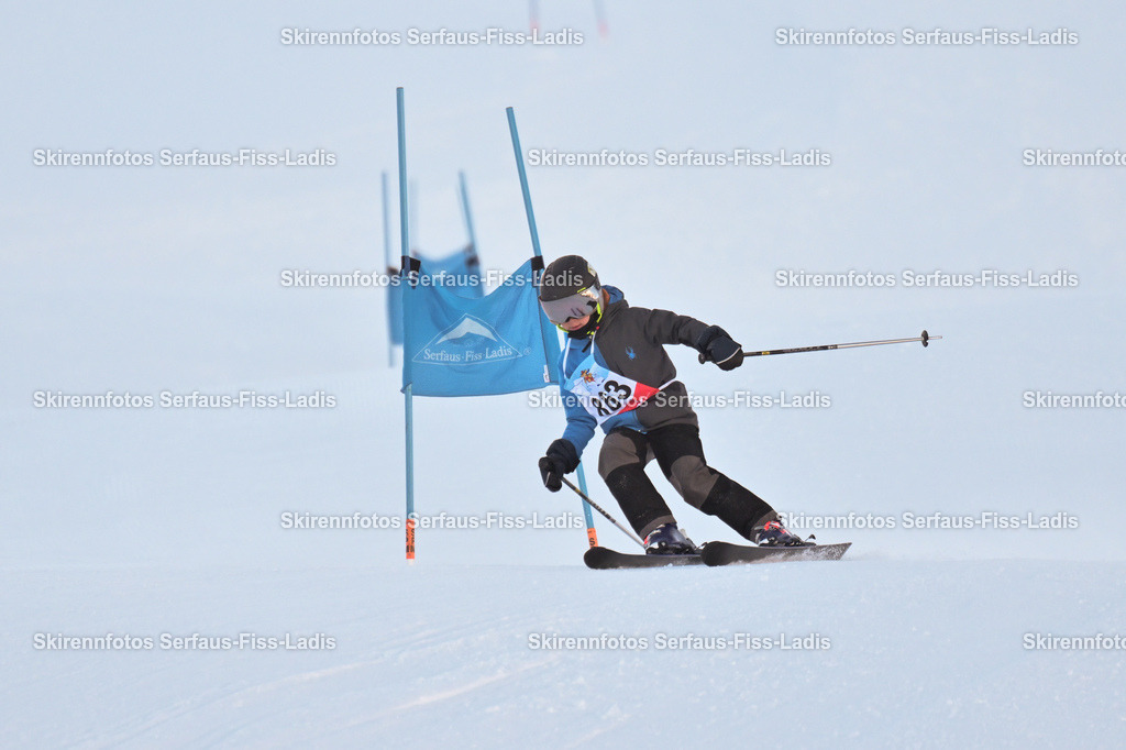 SRF_25.12.2025_0200 | Skirennfotos,Serfaus,Fiss,Ladis,Kinderskirennen,Winter,Tirol,Oberland,skirace,SFL,feelfree,weil wir's genießen,ski,Ski,skifahren,Sonnenplateau, - Realisiert mit Pictrs.com