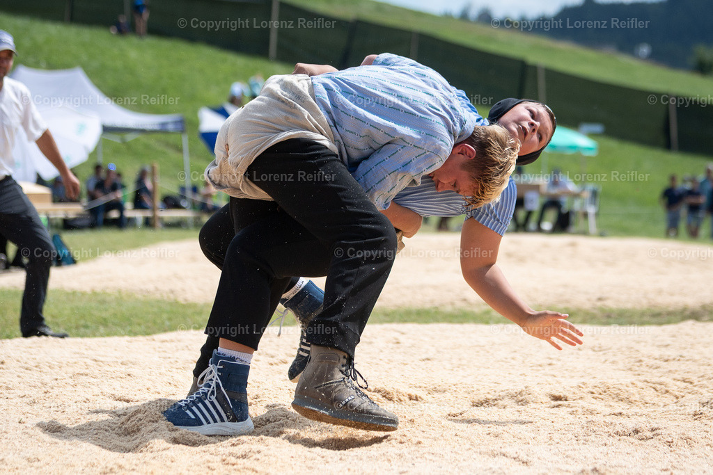 Schwingen -  AppKant Jungschwinger 2025 | Gais, 12.7.25, Schwingen - AppKant Jungschwinger.Haas Hendrik (2012), S Illighausen oben gegen Mazenauer Johann (2012), S Appenzell unten
