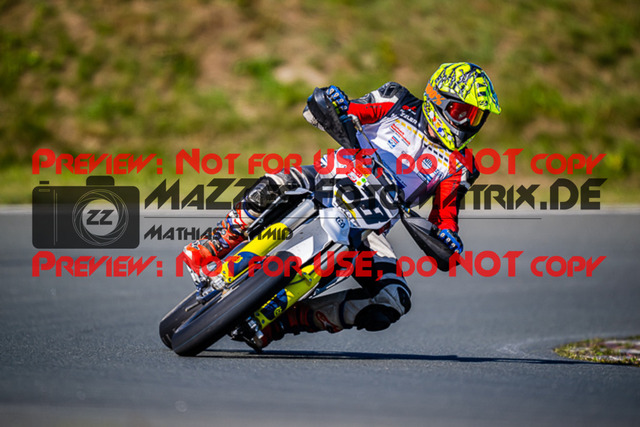 MaZZes_FotoMatrix_220904_6973 | UE40