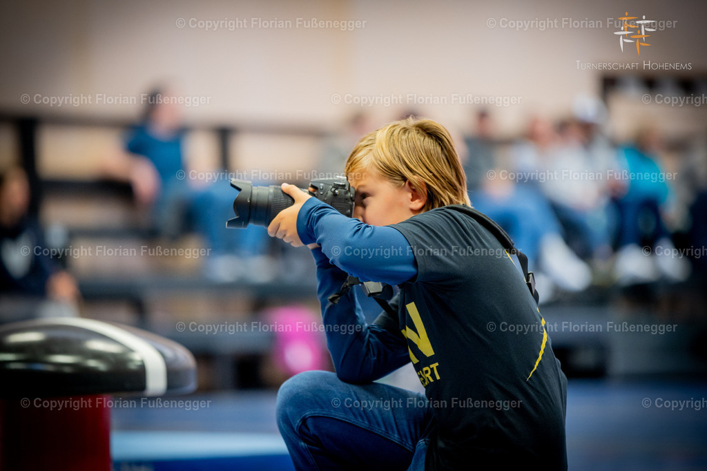 Promo-379 | "Fussifoto.com – Ihr Ansprechpartner für hochwertige Fotografie! Entdecken Sie kreative Bilder und professionelle Dienstleistungen. Kontaktieren Sie uns für Ihre Projekte!"