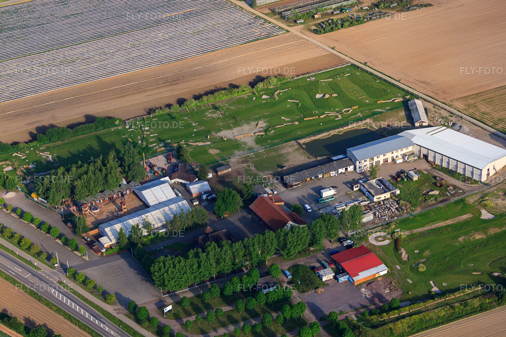 Luftbild: Fussballgolfpark Südpfalz auf dem Adamshof Kandel in Kandel im Bundesland Rheinland-Pfalz in Deutschland. Foto: IMG_64959.jpg vom 18.05.2014 durch Werner Riehm/FLY-FOTO.deWWW.FUSSBALLGOLFPARK-SUEDPFALZ.DE