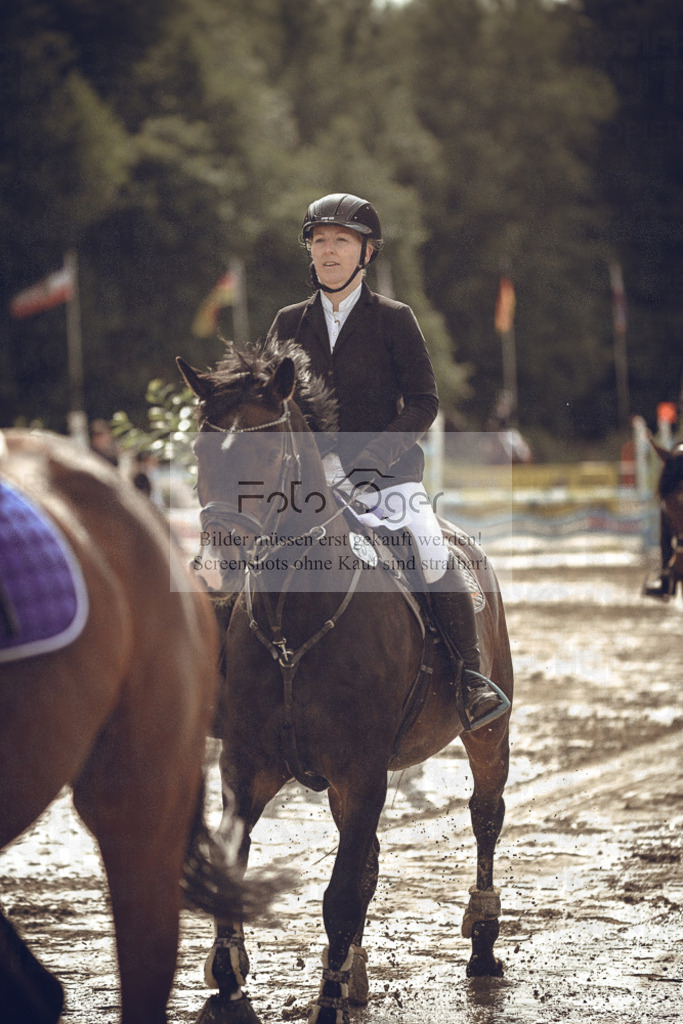 20240531-DOS_8887 | Entdecke hochwertige Reitturnierfotos von Foto Oger. Professionell, emotional und authentisch – jetzt Lieblingsmomente im Shop bestellen.Deutschlandweite Turnierfotografie. - Realisiert mit Pictrs.com