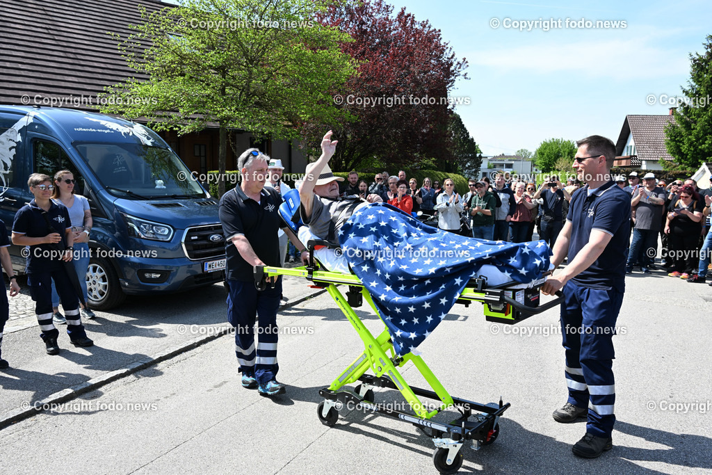 Rollende Engel_ Vespa_ 07.05.2023-15 | 07.05.2023, Neuhofen, Kremsmuenster, AUT, Rollende Engel Vespatreffen, im Bild Ankunft Patient Josef Wuehl, Rollende Engel