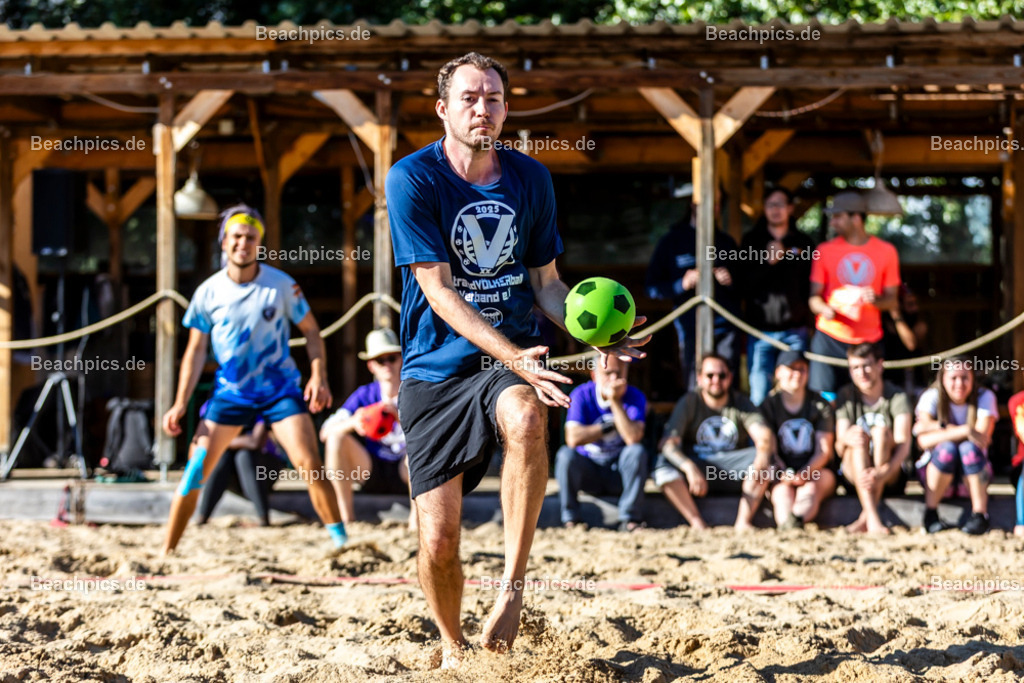 2025-200081942-Strandvölkerball-WM_1 |  23.08.2025; Berlin Foto: Gerold Rebsch - www.beachpics.de
