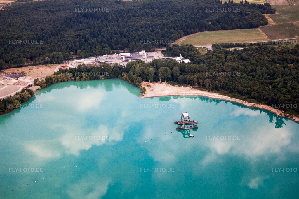 Luftbild: Betonwerk Müller GmbH & Co. KG am Rimsinger Baggersee im Ortsteil Gündlingen in Breisach im Bundesland Baden-Württemberg in Deutschland. Foto: IMG_68222.jpg vom 19.06.2014 durch Werner Riehm/FLY-FOTO.deWWW.BETON-MUELLER.DE