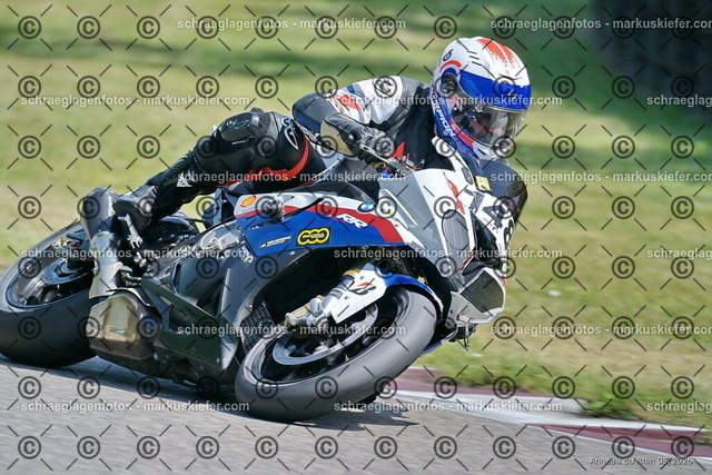 26BT02-1533 | markuskiefer.com - Realisiert mit Pictrs.com