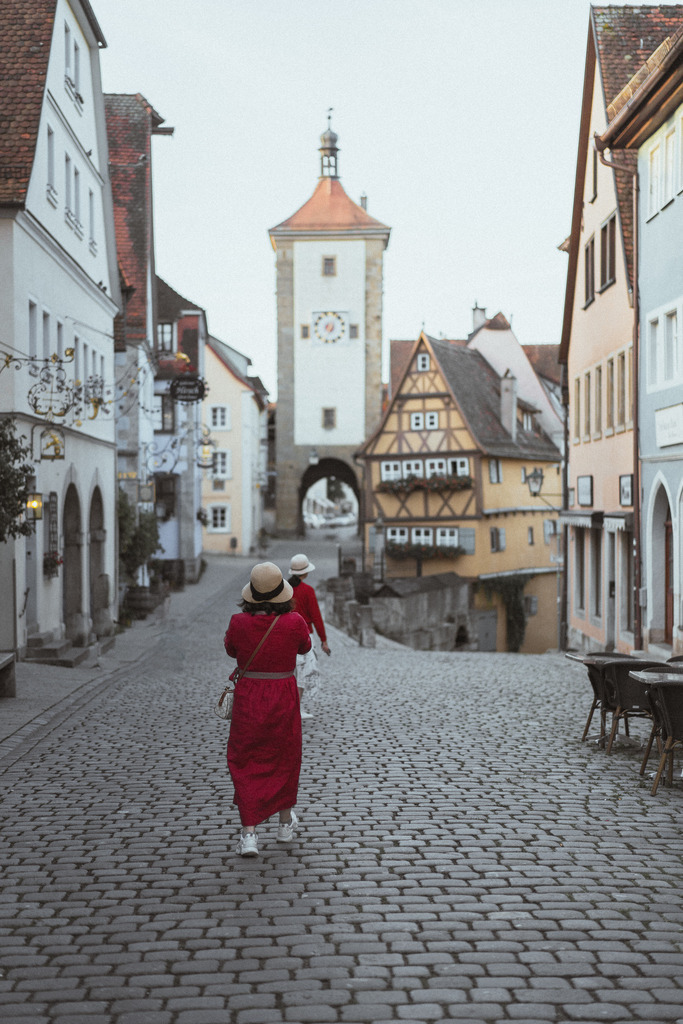 DSC02801 | Rothenburg ob der Tauber. Nur hier gibt es Exklusive und passend zur Jahreszeit Ihr Wandbild, T-Shirt, Tasse und alles was das Rothenburg Herz begehrt. - Realisiert mit Pictrs.com