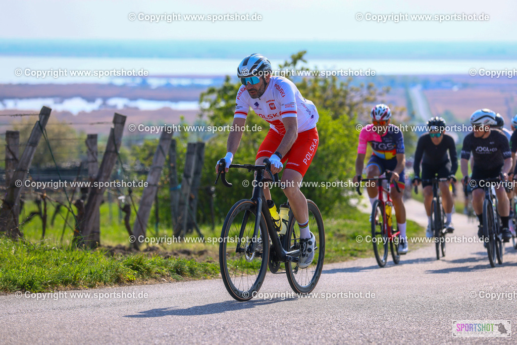 TRA_0690 | Neusiedlersee Radmarathon 2026@sportshot_your_pictrs #yourpictures#roadtowm2029 #nrm #neusiedlerseeradmarathon #neusiedlersee #neusiedlerseetourismus #burgenland #mörbisch #nrm26 #burgenlandtourismus #voglundco #poweredbyburgenlandtourismus #radsport #rad #marathon #ucigranfondo #visitburgenland #ucigranfondoworldseries