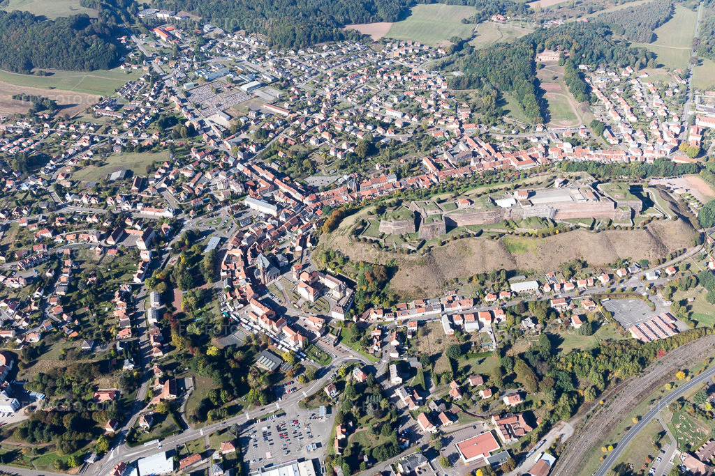 Aerial view: View of the town in Bitche in the state Moselle, France.Photo: IMG_095163.jpg taken on 10/16/2016 by Werner Riehm/FLY-FOTO.comResolution of the original: 5472 x 3648 px