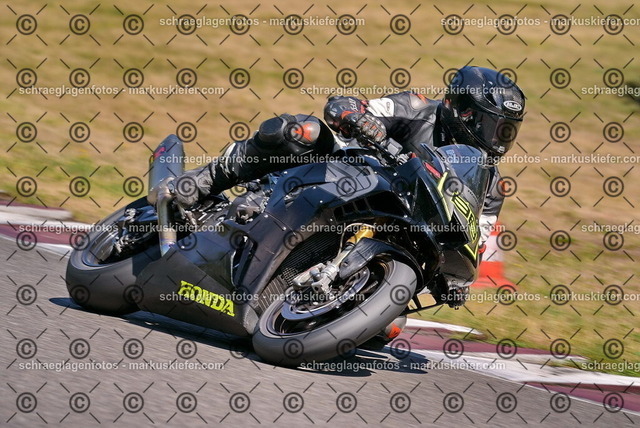26bt05-0758 | markuskiefer.com - Realisiert mit Pictrs.com