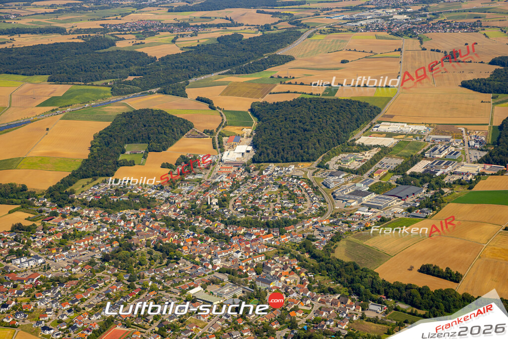 Das Luftbild zeigt :  Kirchardt - Die Luftaufnahme wurde 2024 vom UL-Flugzeug aus erstellt ( keine Drohne ) - Hochauflösende Luftaufnahme - Für grossformatige Ausdrucke geeignet. Die Geschenkidee !Mit Lizenz und Bildrechte bestellbar
