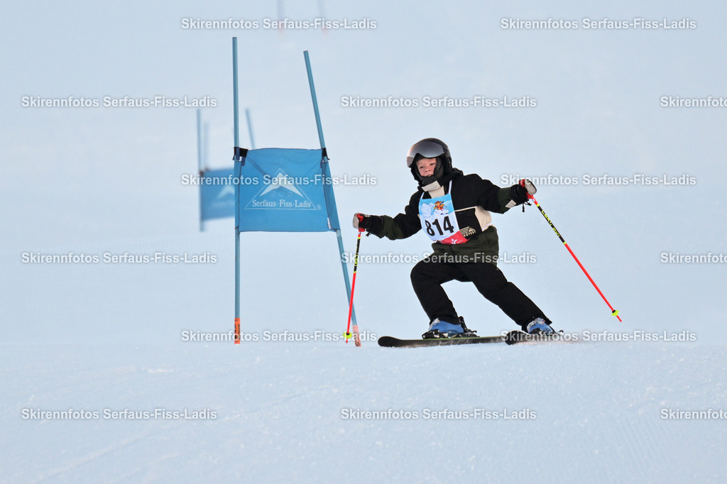 SRF_25.12.2025_0045 | Skirennfotos,Serfaus,Fiss,Ladis,Kinderskirennen,Winter,Tirol,Oberland,skirace,SFL,feelfree,weil wir's genießen,ski,Ski,skifahren,Sonnenplateau, - Realisiert mit Pictrs.com