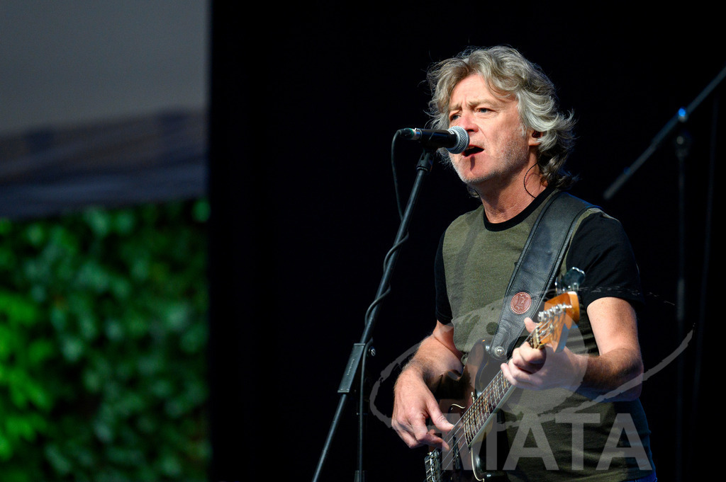 _DWA2600 | Craig Fletcher von John Lees' Barclay James Harvest live bei einem Konzert in Serenadenhof Nürnberg, 01.07.2023 - Realisiert mit Pictrs.com