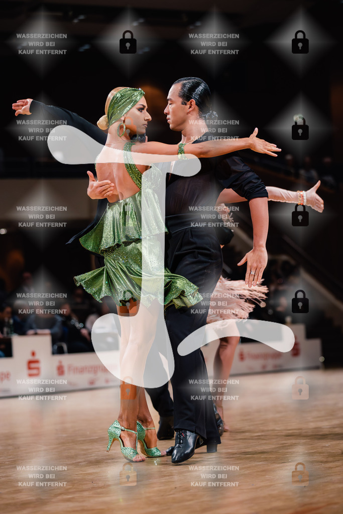 Goldstadtpokal 2025 - WDSF World Open Latin 3rd (2) Winson Tam _ Anastasia Novikova (Hong Kong)-2025-01-25-6395 | Webshop for digital downloads and prints of dance sport, event & show photographer Julian Link - Realisiert mit Pictrs.com