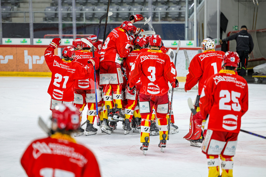 EHCB vs HCD-1758-2 | Sportbilder, Sportfotograf, Hochzeits- und Eventfotografin, Flugshows, Portraits und Tiershooting, Aviation, Downhill, Nationalleague, Swissleague, International