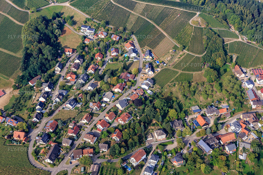Luftbild: Ortsansicht aus Osten im Ortsteil Maisenbühl in Oberkirch im Bundesland Baden-Württemberg in Deutschland. Foto: IMG_008935.jpg vom 20.09.2020 durch Werner Riehm/FLY-FOTO.de
