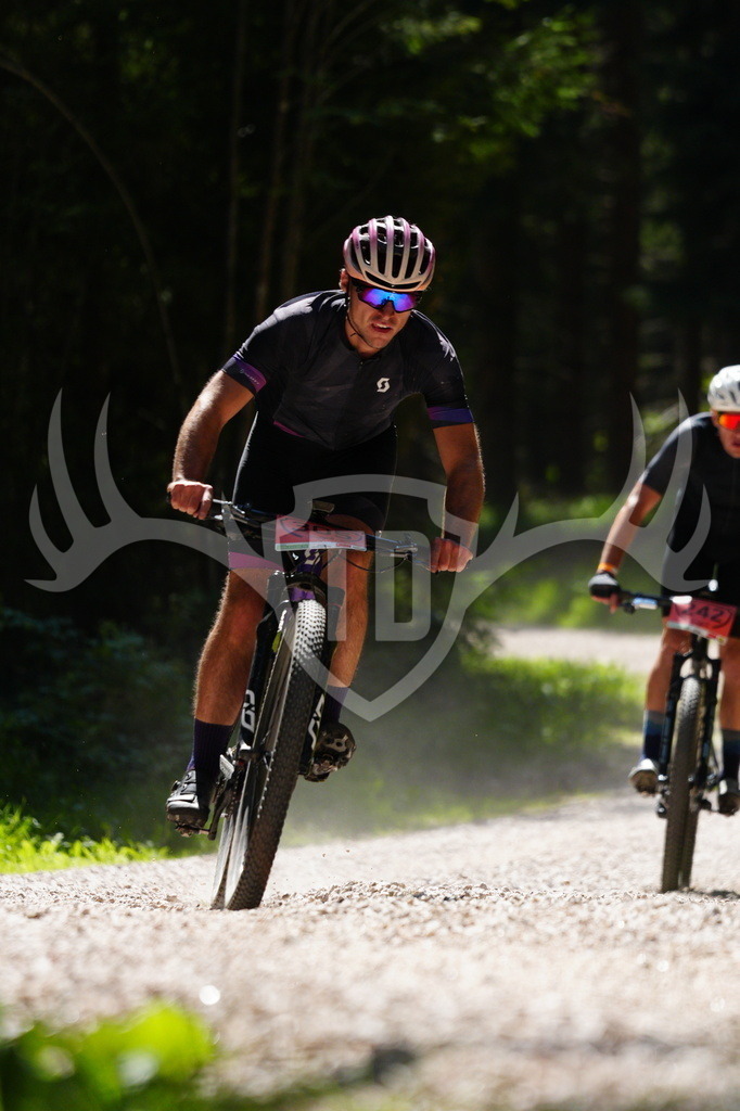FC605599 | Fotogalerie der Treibjagd im Dunkelwald - Dein MTB Etappenrennen im Erzgebirge - Realisiert mit Pictrs.com