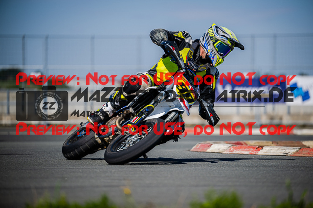 MaZZes_FotoMatrix_220903_2032 | S2