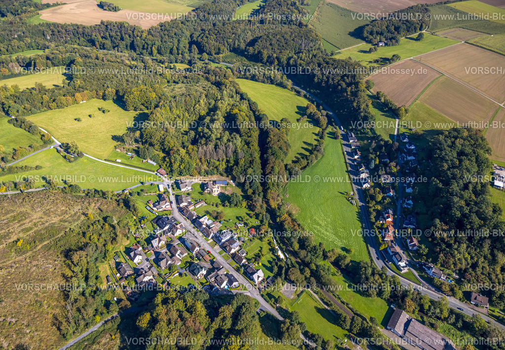 Balve230907665 | Luftbild, Waldgebiet und Ortsansicht Glashütte, Volkringhausen, Balve, Sauerland, Nordrhein-Westfalen, Deutschland