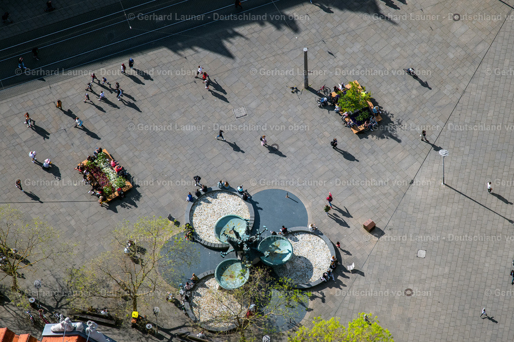 4025647 | ERFURT 06.05.2020 Wasserspiele- Brunnen " Neuer Angerbrunnen " im Ortsteil Altstadt in Erfurt im Bundesland Thüringen, Deutschland. // Water - fountain " Neuer Angerbrunnen " in the district Altstadt in Erfurt in the state Thuringia, Germany. Foto: Gerhard Launer