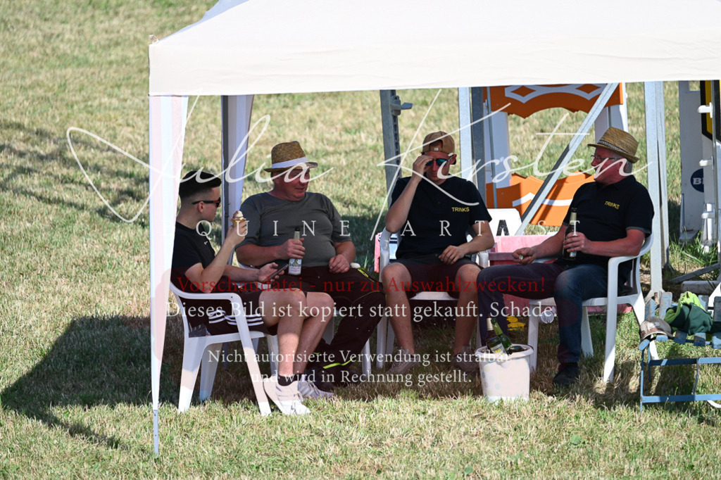 DSC_1989 | Pferde- und Turnierfotografie in Westsachsen. Pferdeportraits, Auftragszeichnungen und intuitive Kunst.