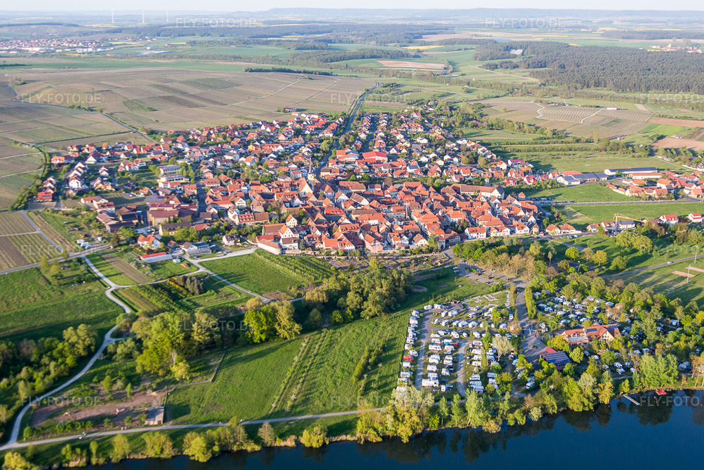 Luftbild: Fluß- Uferbereichen der Main-Aue in Sommerach im Bundesland Bayern in Deutschland. Foto: IMG_088027.jpg vom 06.05.2016 durch Werner Riehm/FLY-FOTO.de