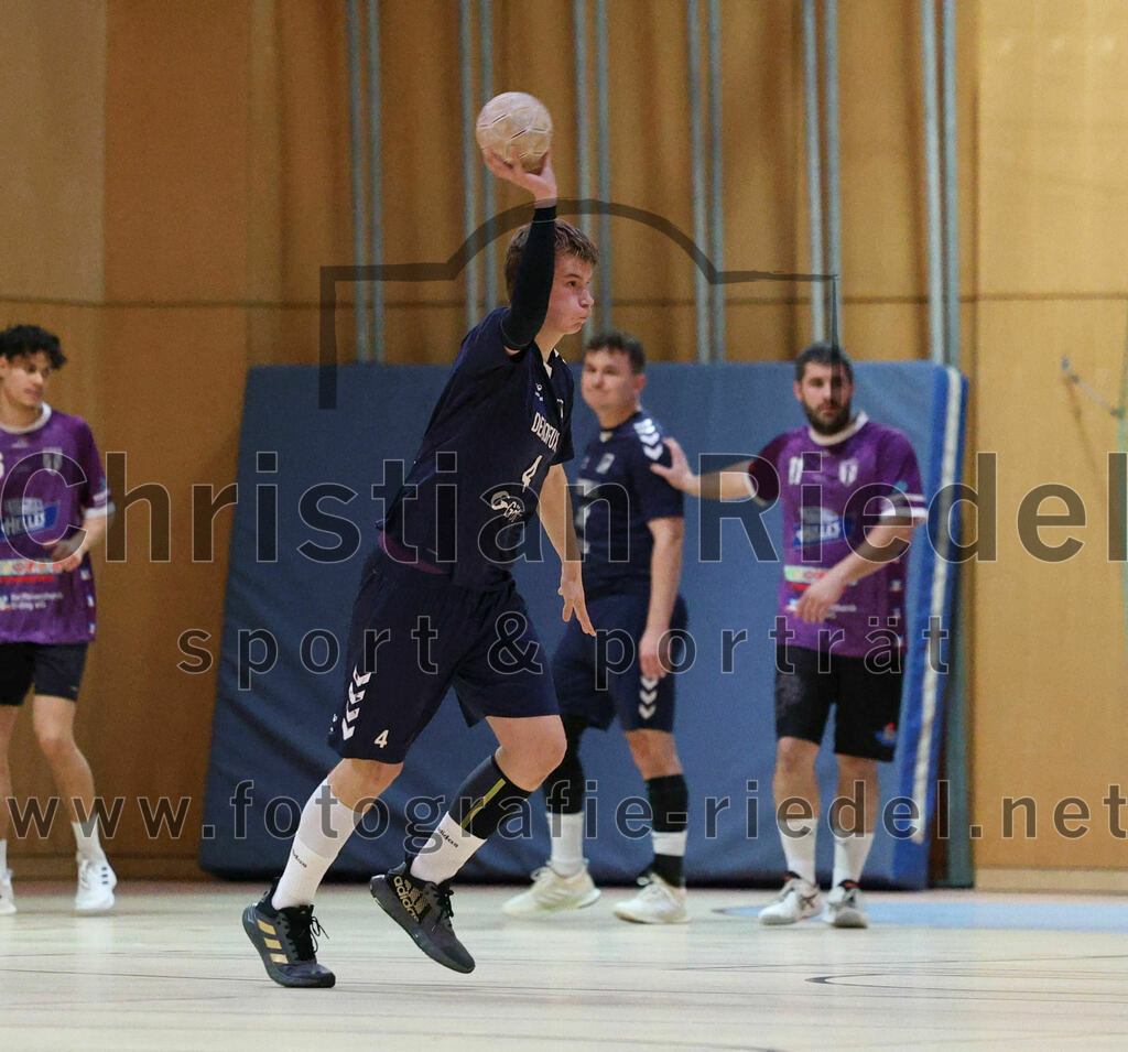 2023-12-09_011_SpVgg_Altenerding_gegen_TSV_Indersdorf | Erding, Deutschland, 09.12.2023:
Handball, Bezirksoberliga Männer 2023 / 2024, 10. Spieltag, SpVgg Altenerding gegen TSV Indersdorf, Endergebnis: 42:25

Maximilian Klonek (TSV Indersdorf, #4)

Foto: Christian Riedel / fotografie-riedel.net