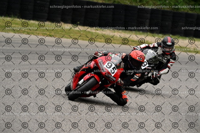 25bt02-1274 | markuskiefer.com - Realisiert mit Pictrs.com