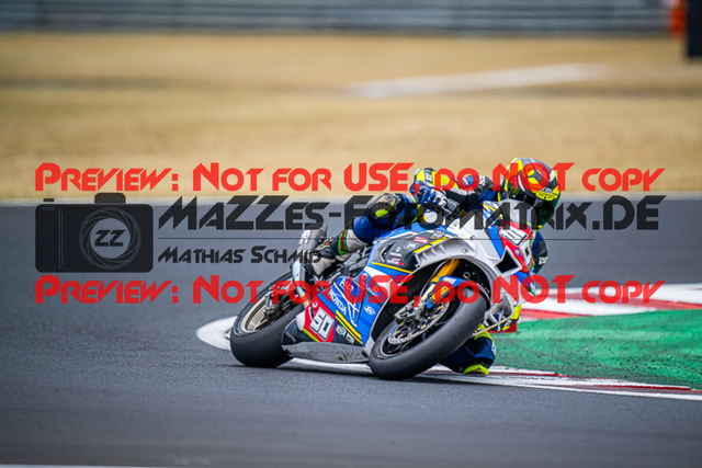 MaZZes_FotoMatrix_220624_2250 | PROSUPERSTOCK