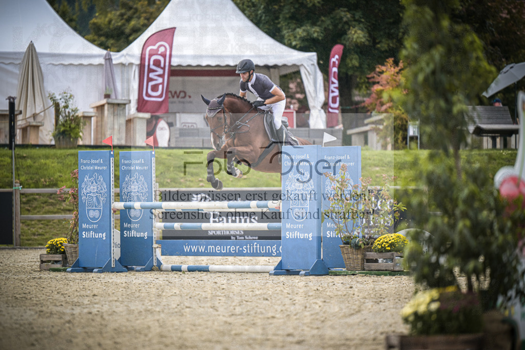 DOS_5500 | Entdecke hochwertige Reitturnierfotos von Foto Oger. Professionell, emotional und authentisch – jetzt Lieblingsmomente im Shop bestellen.Deutschlandweite Turnierfotografie. - Realisiert mit Pictrs.com