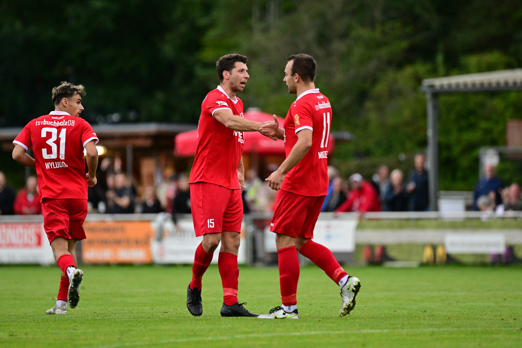 Fußball I Herren I Saison 2025-2026 I Oberliga I 3. Spieltag I TSV Buchholz 08 - SC Victoria Hamburg | Der Sportfotograf. - Realisiert mit Pictrs.com