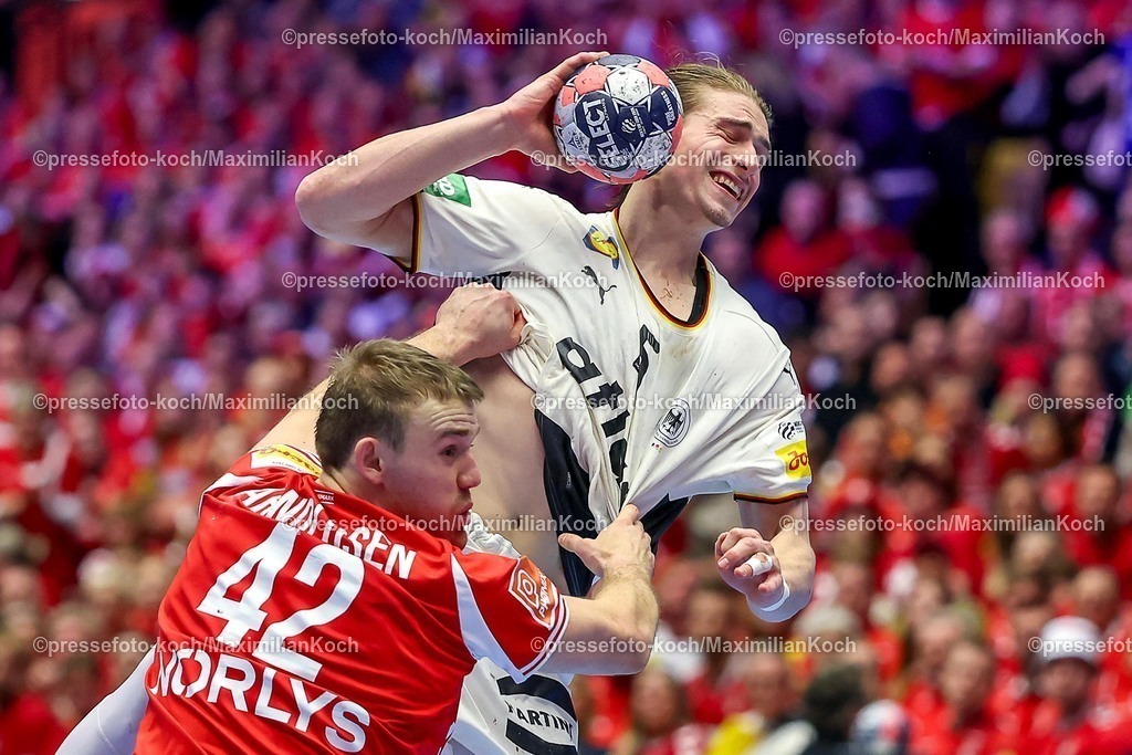EHF01022602083 | 01.02.2026, Handball, Men's EHF EURO 2026, Deutschland - Dänemark, Jyske Bank Boxen in Herning, Final:  Juri Knorr (Germany #15) im Zweikampf gegen   Thomas Sommer Arnoldsen (Denmark #42)