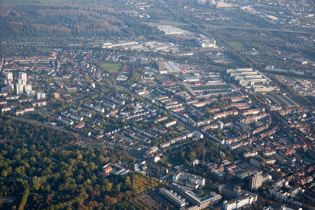Luftbild: Ortsansicht im Ortsteil Oststadt in Karlsruhe im Bundesland Baden-Württemberg in Deutschland. Foto: IMG_075440.jpg vom 26.10.2014 durch Werner Riehm/FLY-FOTO.de