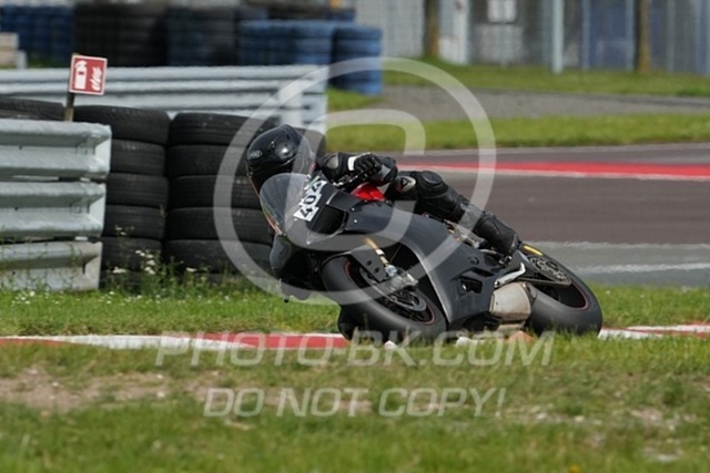 2024_06_21_PBK_18825 | Sportfotografie; SlowMotion; Video; Rennstrecke; Hafeneger; Speer; Racing; RSE; BMW; CBO; Trackday; Motorsportarena; Hockenheimring; Brno; Most; Barcelona; Valencia