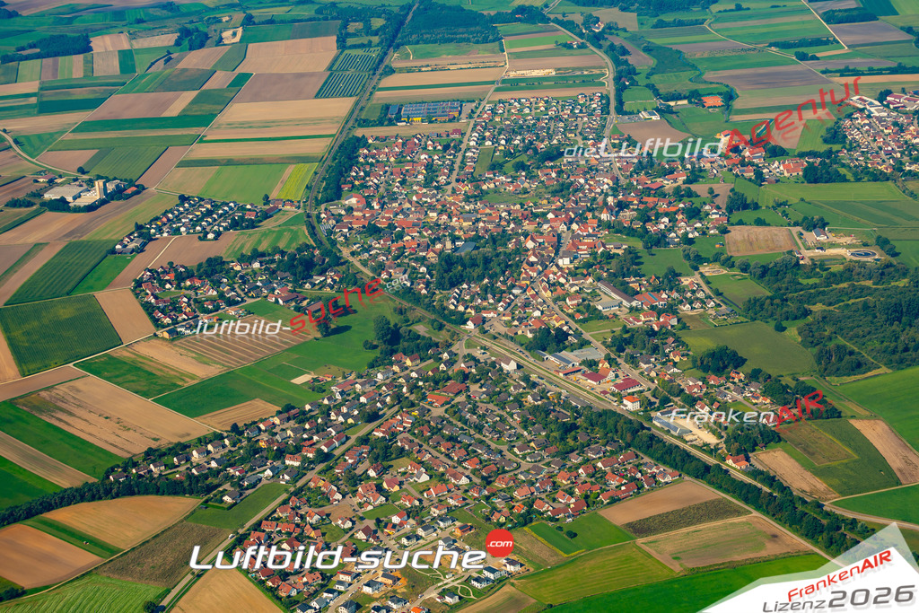 Das Luftbild zeigt :  Burgheim - Die Luftaufnahme wurde 2024 vom UL-Flugzeug aus erstellt ( keine Drohne ) - Hochauflösende Luftaufnahme - Für grossformatige Ausdrucke geeignet. Die Geschenkidee !Mit Lizenz und Bildrechte bestellbar