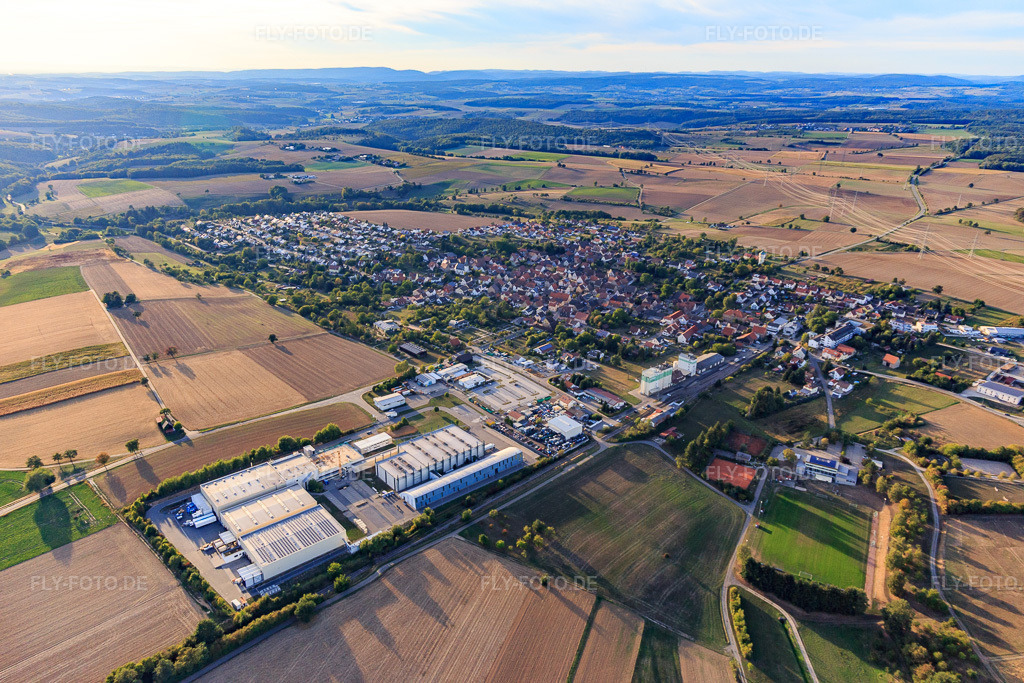 Luftbild: Ortsansicht aus Osten mit MANN & SCHRÖDER COSMETICS GROUP in Hüffenhardt im Bundesland Baden-Württemberg in Deutschland. Foto: IMG_111512.jpg vom 09.09.2018 durch Werner Riehm/FLY-FOTO.deMann & Schröder Cosmetics Group