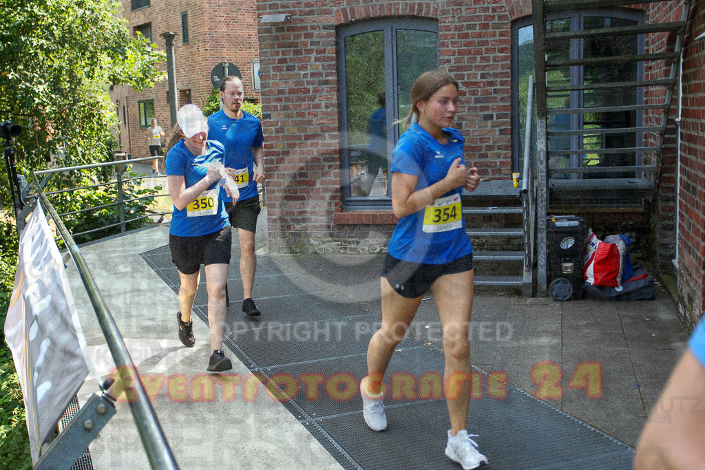 230624_1527_EV3_5280 | Sportfotografie im Rhein-Sieg Kreis, Köln, Bonn, NRW, Rheinland Pfalz, Hessen, etc. Unser Tätigkeitsfeld umfasst den Laufsport vom Volkslauf über den Marathon, Duathlon, Triathon bis zum Ultralauf wie Kölnpfad Ultra oder Schindertrail.