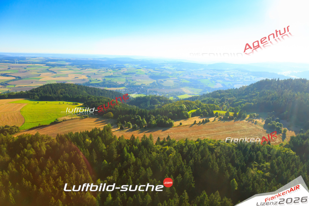 Die Luftaufnahme der Stadt Marktrodach wurde vom UL-Flugzeug heraus erstellt ( keine Drohne )- hohe Auflösung für beste Qualität
