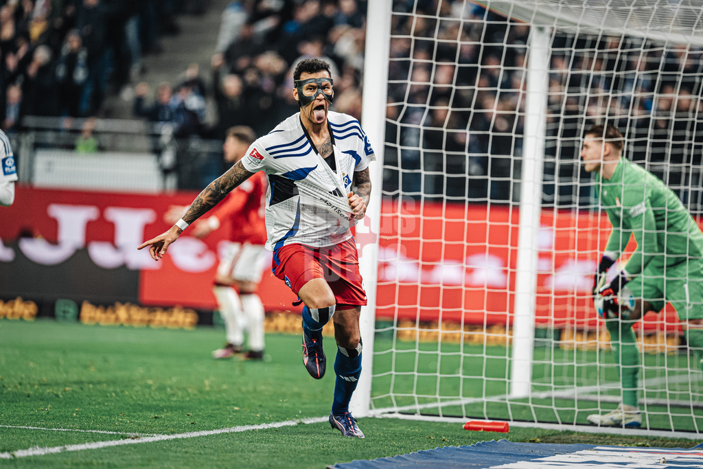 Fußball | Männer | Saison 2024/2025 | 2. Fußball-Bundesliga | 23. Spieltag | Hamburger SV vs. 1. FC Kaiserslautern | 21.02.2025 | Davie Selke (#27, HSV) schießt das erste Tor des Spiels und jubelt