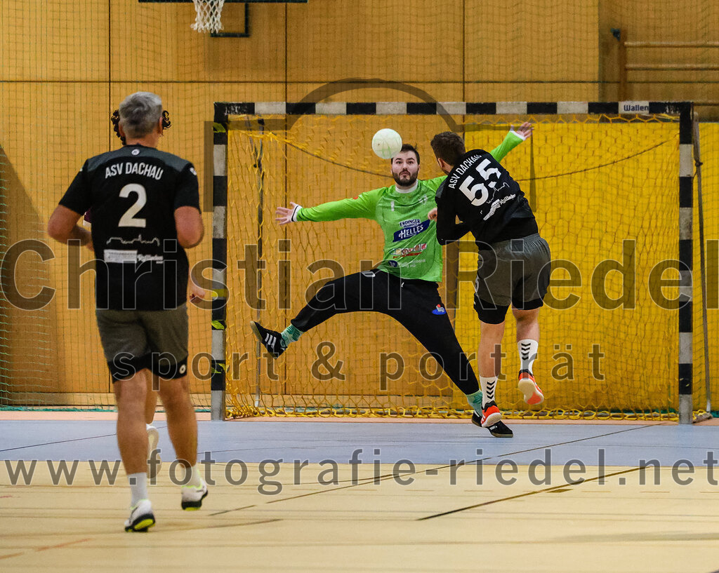 2024-03-23_071_SpVgg_Altenerding_II_gegen_ASV_Dachau_III | Erding, Deutschland, 23.03.2024:
Handball, Bezirksklasse Männer Staffel Süd West 2023 / 2024, 14. Spieltag, SpVgg Altenerding II gegen ASV Dachau III, Endergebnis: 24:32

Marcin Szulc (ASV Dachau, #2), Torwart Otto Donaubauer (SpVgg Altenerding, #1), Sebastian Gith (ASV Dachau, #55)

Foto: Christian Riedel / fotografie-riedel.net
