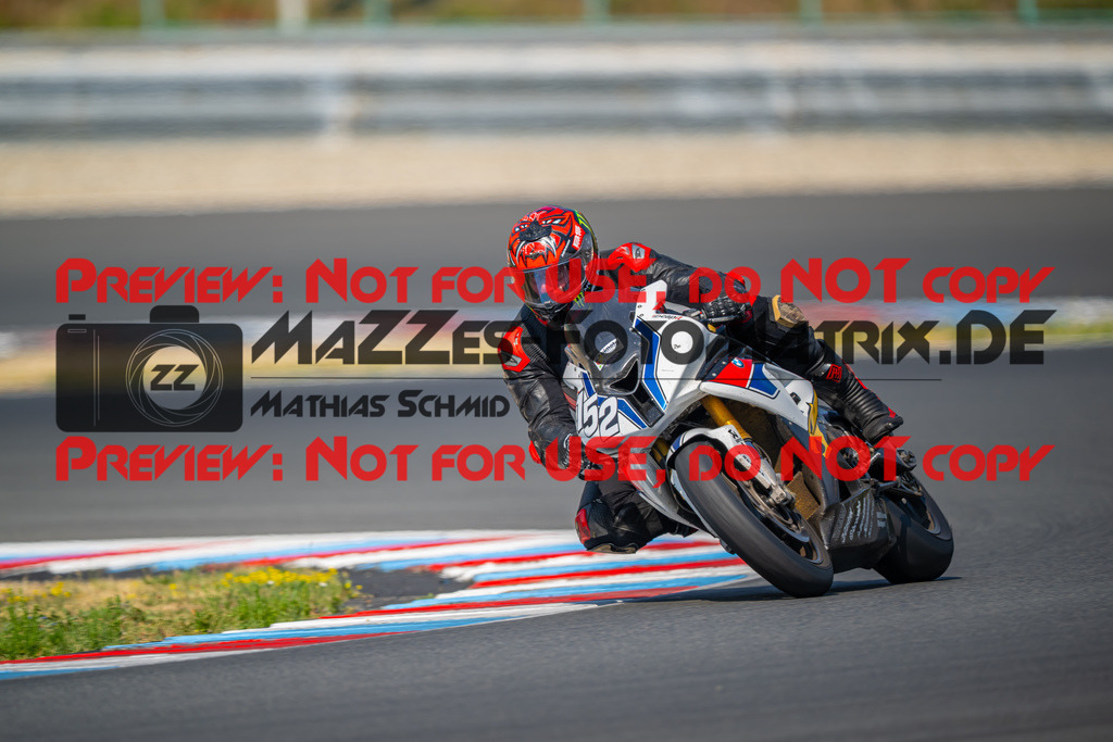 MaZZes-Fotomatrix-20260805-518644 | OPEN