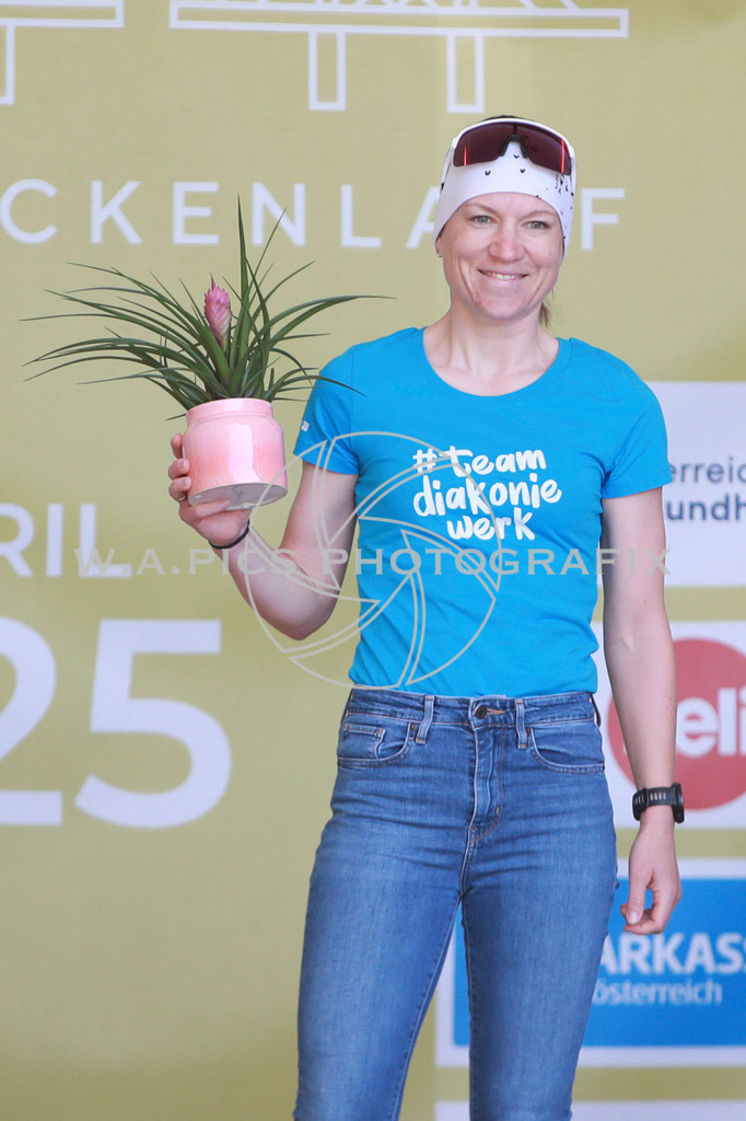 ..... | LINZ,AUSTRIA,27.April 25, Int. 3 Brückenlauf Linz  , Image shows: Photo: WAPICS / Manuel Binder