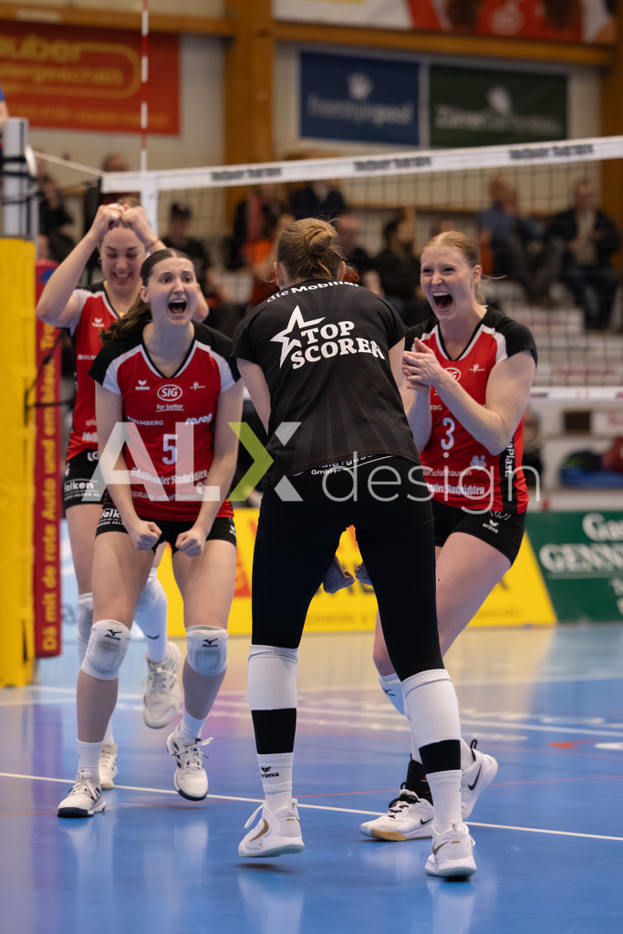 Volleyball I Frauen I Saison 2025-2026 I Volleyball NLA | Women I Round 16 I VC Kanti Schaffhausen - Viteos NUC I 31.01.2026 | 9 Jordan Lockwood (USA) (VC Kanti Schaffhausen) – Diagonal  //  5 Wanda Herzog (CH) (VC Kanti Schaffhausen) - Mitte  //  3 Sydney Cole (USA) (VC Kanti Schaffhausen) – Pass / Zuspiel - Realisiert mit Pictrs.com